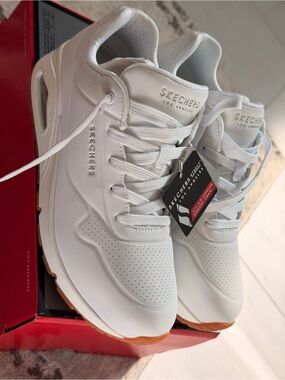Skechers Women's Memory Foam Uno Stand Air Cooled  Sneakers